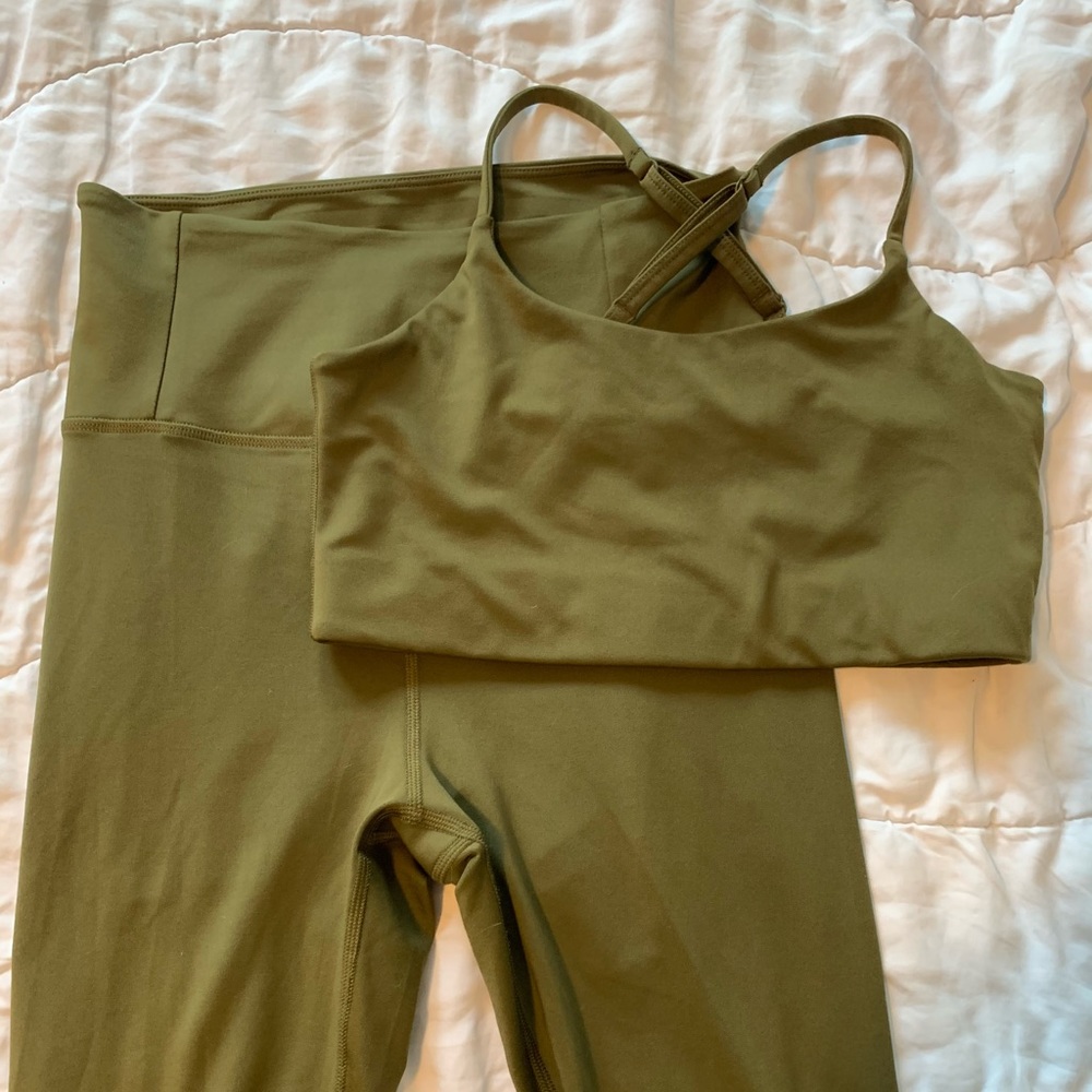 Girlfriend Collective Olive Green Workout/Yoga Set Float
